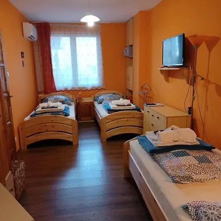 Eva Apartmanhaz *