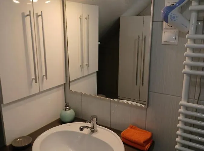 Eva Apartmanhaz 4* אגר