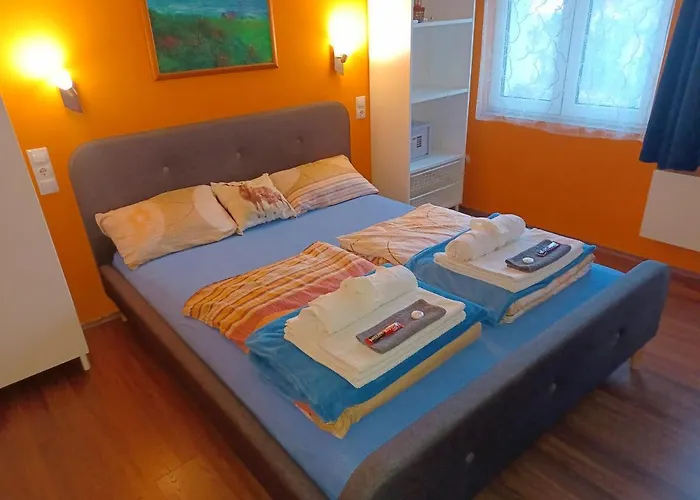 Eva Apartmanhaz אגר