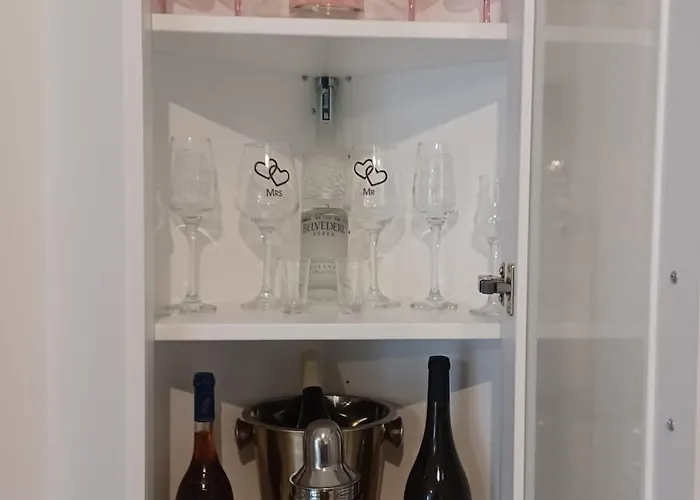 Eva Apartmanhaz 4* אגר