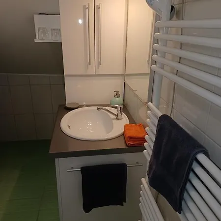 Eva Apartmanhaz בית הארחה אגר