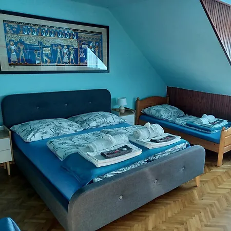 Eva Apartmanhaz בית הארחה אגר