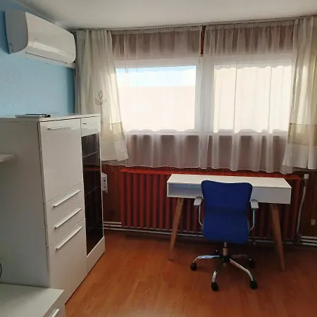 Eva Apartmanhaz בית הארחה אגר