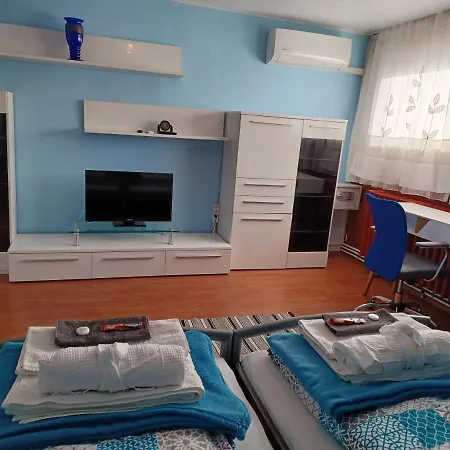 بيت ضيافة Eva Apartmanhaz إغير