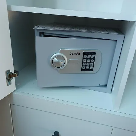 Eva Apartmanhaz בית הארחה אגר