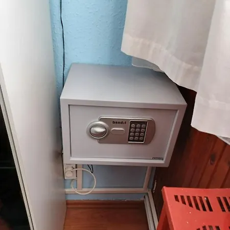 Eva Apartmanhaz בית הארחה