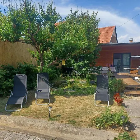 בית הארחה Eva Apartmanhaz אגר