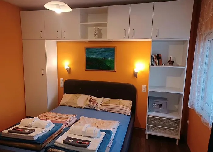 Eva Apartmanhaz Pensiune 4*